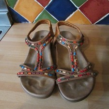 Pavers pretty beaded design