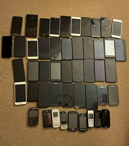 Mixed job lot mobile phones - mixed, of