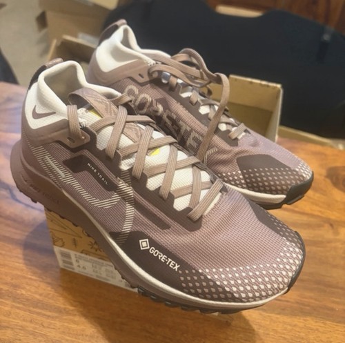 Women react pegasus trail - women's,