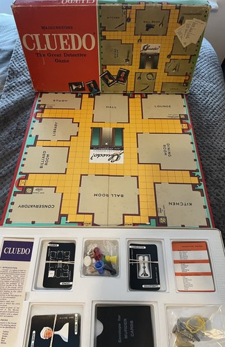 Cluedo board game vintage - cluedo, 1972