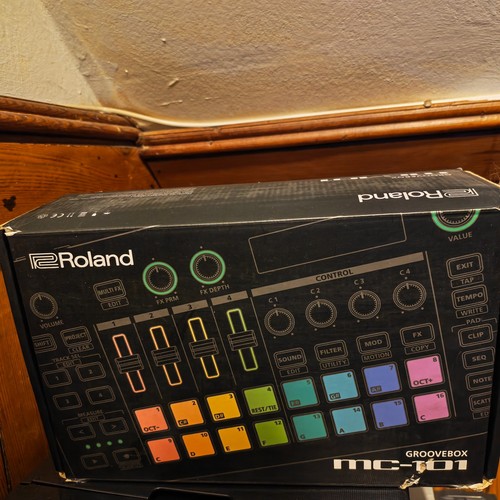 Roland 101 track - mc-101, 4-track