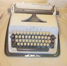 VINTAGE ADLER GABRIELE 20 PORTABLE TYPEWRITER with HARD CASE