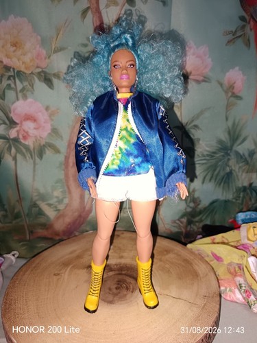 Curvy barbie extra doll - curvy,