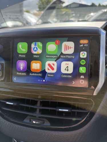 Peugeot 208 car - 208, satnav