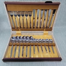 Vintage Retro Empire 24 Piece