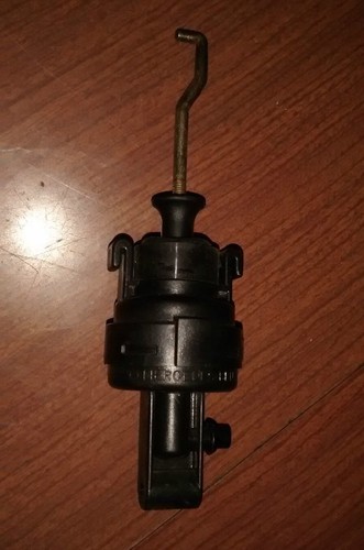 Mercedes w220 rear door lock - mercedes,