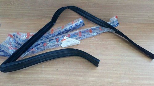 Window weather strip - seal, rear