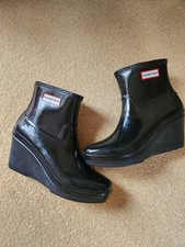 Hunter black ankle Aston wedge
