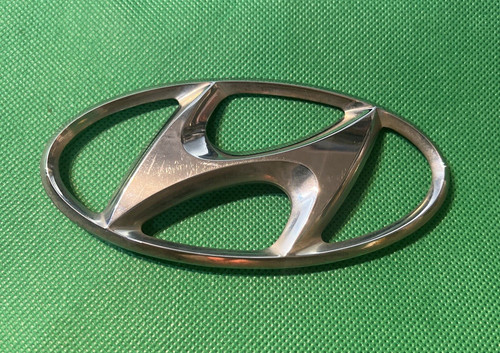 Hyundai vintage car - car, badge