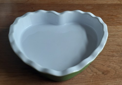 Emile henry heart - heart, pie