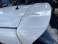 2014 NISSAN JUKE NISMO RS F15 GENUINE REAR BACK TAILGATE TOP SPOILER PEARL WHITE