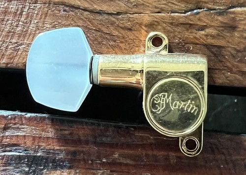 Vintage martin sealed logo - martin,