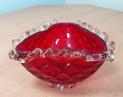 Ruby red tricornered - , glass