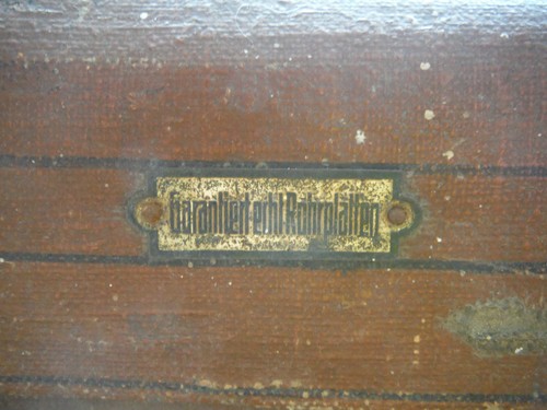 Vintage luggage trunk - luggage,
