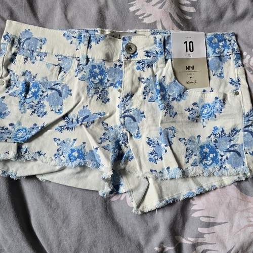 Brand new size white - brand, shorts