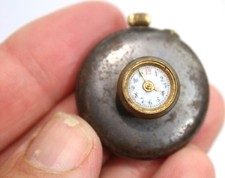 RARE ANTIQUE BUTTON HOLE