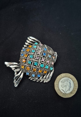 Vintage and modern brooch pin - vintage,