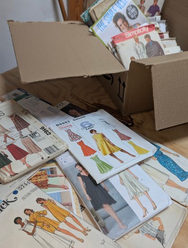 Huge lot sewing patterns - of, 44