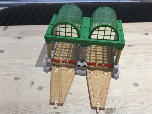 Thomas wooden railway knapford - thomas,