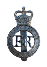 VTG OBSOLETE BEDFORDSHIRE POLICE QUEENS CROWN SLIDER CAP BADGE By FIRMIN LONDON