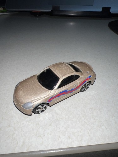 Maisto diecast car - 1:64,