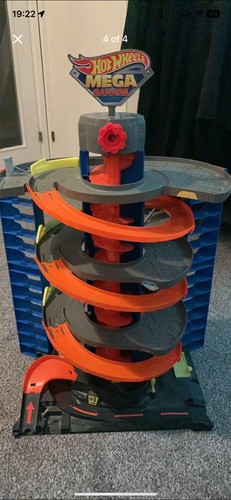 Hot wheels garage - wheels, in