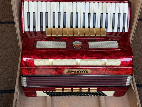 Accordion stradella 120 bass - 120,