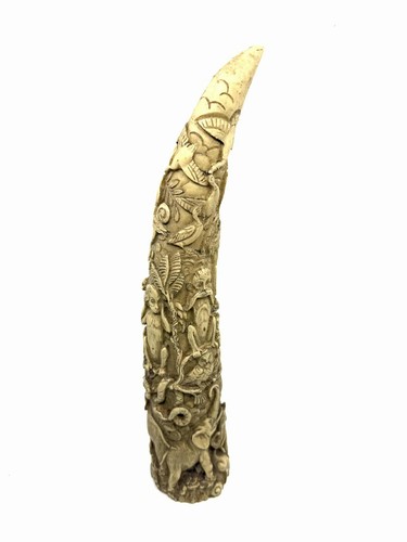 Resin elaborate rhino - elaborate,