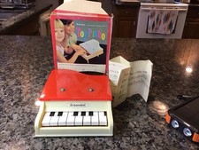 VINTAGE Schoenhut Piano Mini