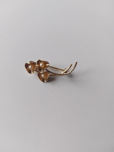 Vintage floral brooch lily - vintage,