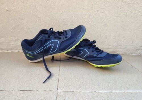 Start long jump spikes - at,
