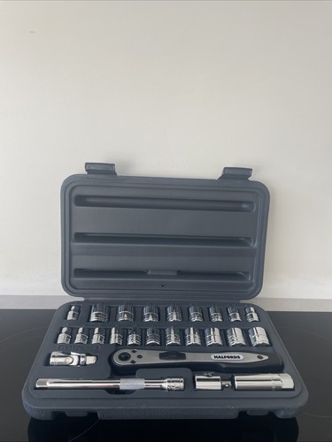Halfords piece socket set - 25-piece,