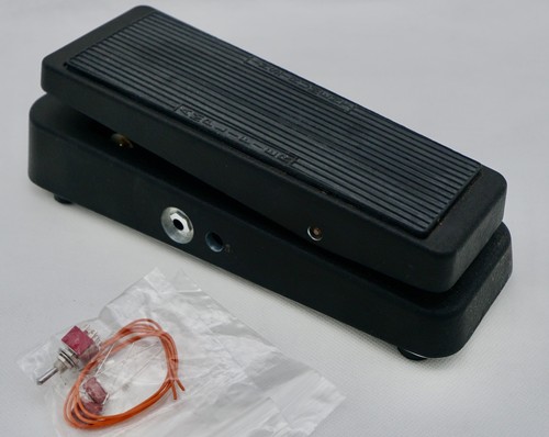 Crybaby wah effects pedal - crybaby,