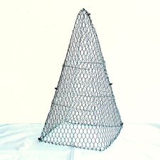 Topiary Egyptian Pyramid Frame