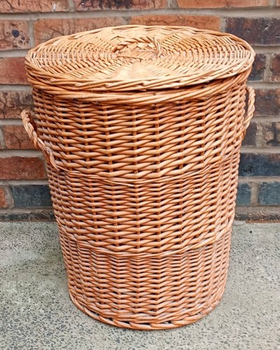 Natural wicker lidded laundry - natural,