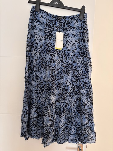 Bnwt whistles blue animal - whistles,