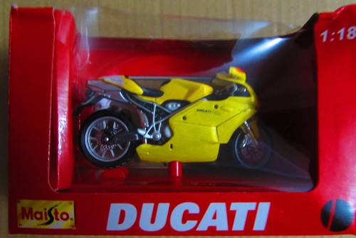 Maisto scale die cast - maisto, die-cast