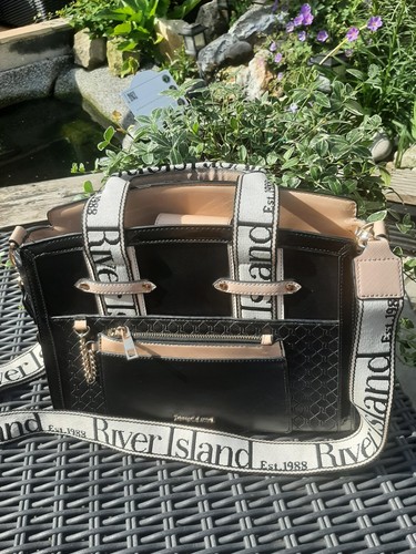 Stunning river island - island, black