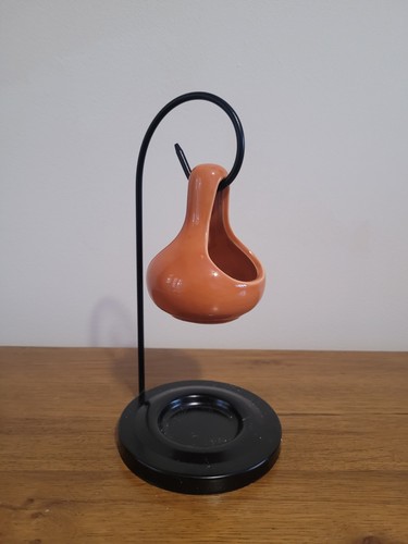 Tall wire and - tall, ceramic