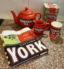 Yorkshire Tea Teapot, Milk