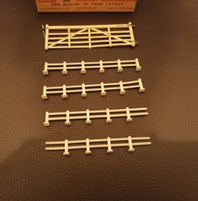 Vintage New Pack POST & RAIL FENCING 5027 MERIT OO HO Gauge Station Accessories