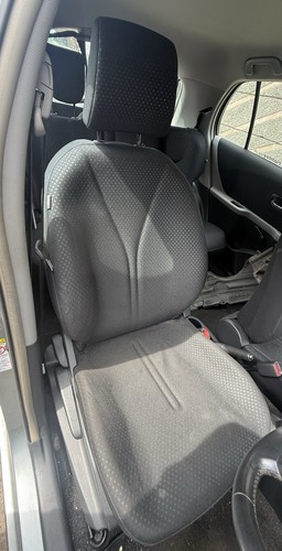 Toyota yaris 2010 front driver - yaris,