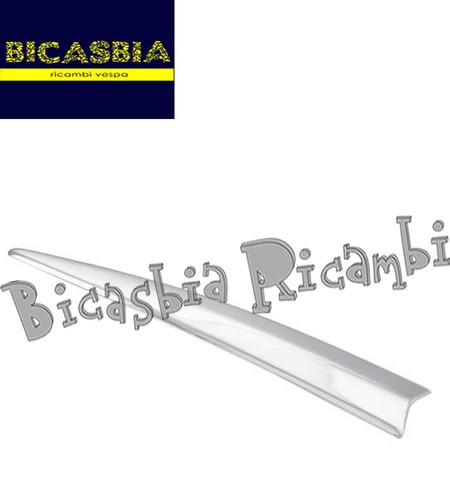 4961 front fender crest - front,