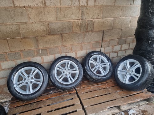 Toyota auris 2009 alloy wheels - 2009,