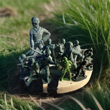 Plastic Soldiers Army Men Lot