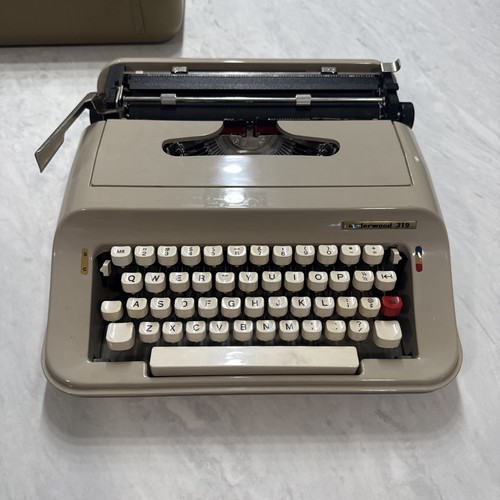 Vintage underwood 319 - vintage,