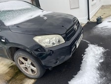 TOYOTA RAV4 breaking one wheel