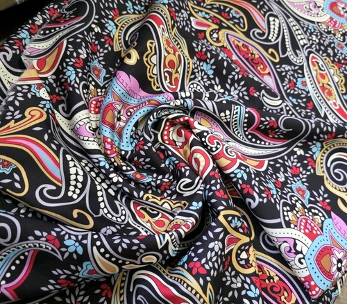 Yards black paisley print - 4,