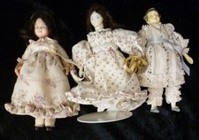 3 x SMALL VINTAGE DRESSED DOLLS, BUNDLE OF OLD DOLLS.