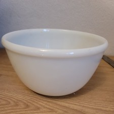 Vintage Pyrex White Bowl  7